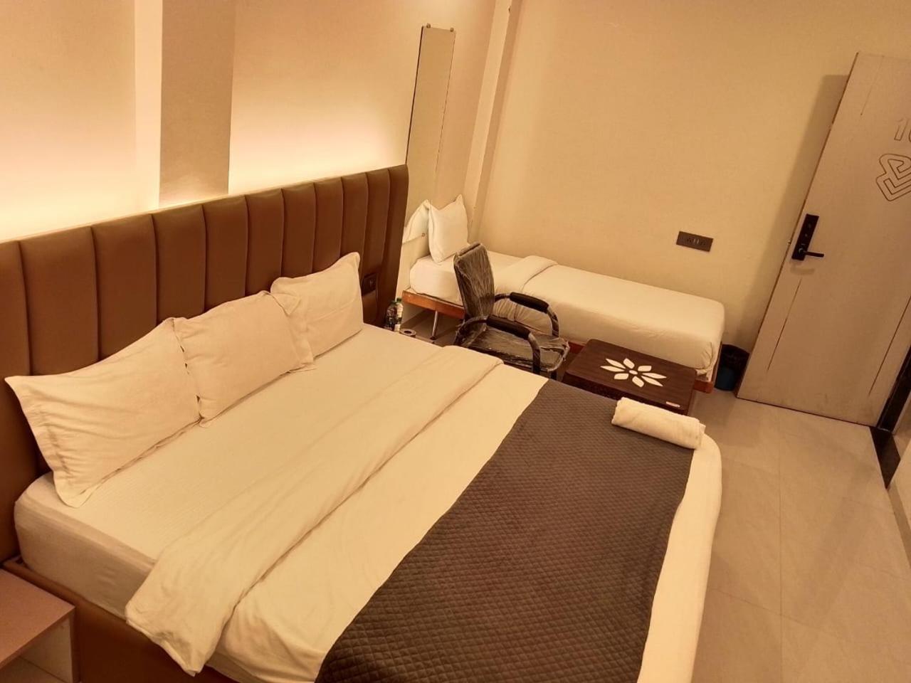 אינדורה Hotel Vilaasitaa Vijay Nagar מראה חיצוני תמונה
